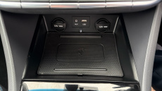 Hyundai IONIQ 1.6 GDi Plug-in Hybrid Premium SE 5dr DCT Hatchback